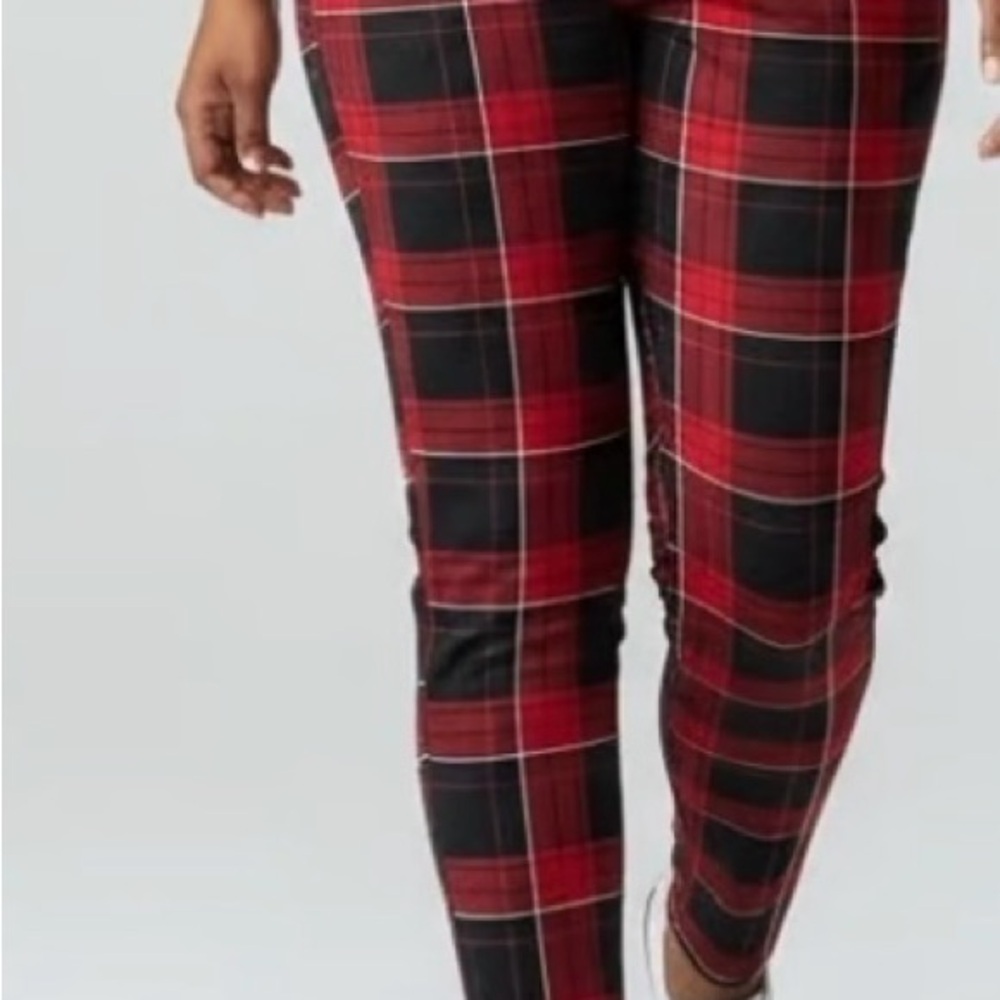 Torrid Red and Black Plaid Skinny Pants size 2X